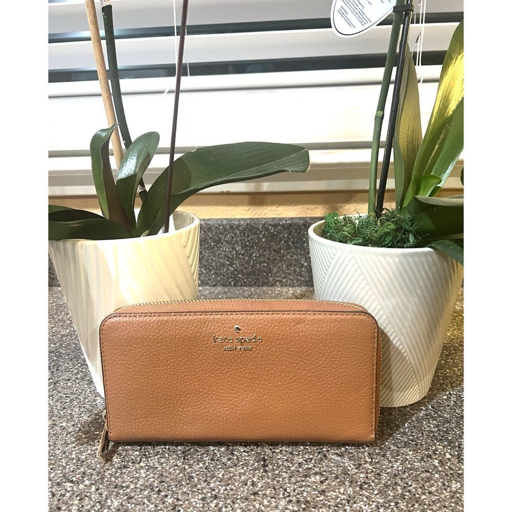 kate spade New York Pebbled Leather Womens Medium Tan Wallet Zip Around Bi-Fold
